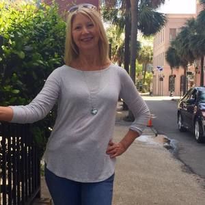 Meet your Posher, Leeann